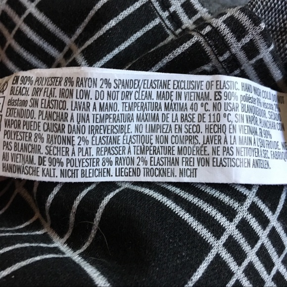 Patterned Crop Top!🌟 - Picture 5 of 5